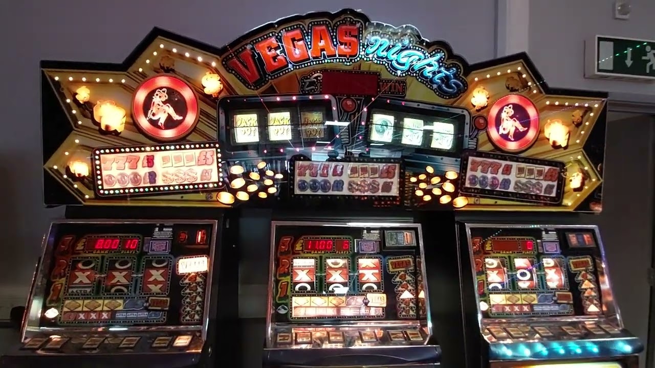 Astra Vegas Nights Fruit Machine - STREAKS! - RETROPOLIS Southend on Sea