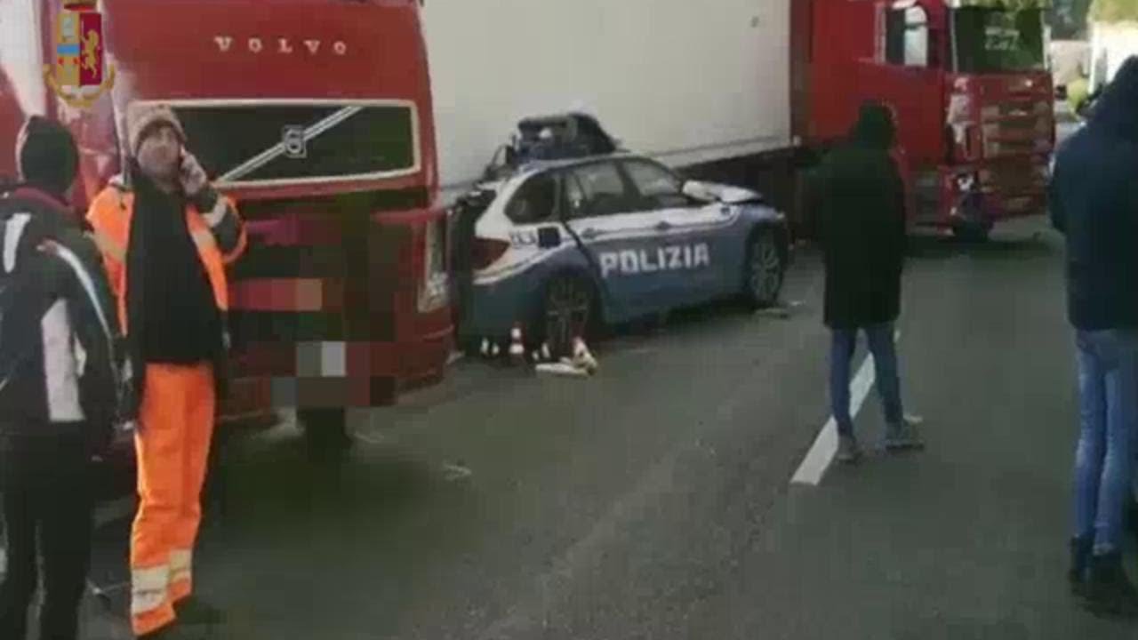 Messina, incidente con un tir in autostrada: 3 morti e 6 feriti