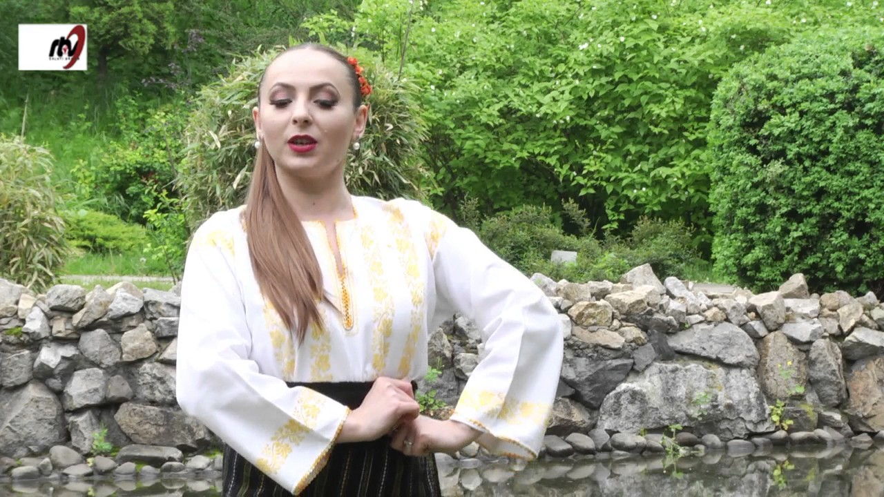 Popa  Elena  -  Hramul satului