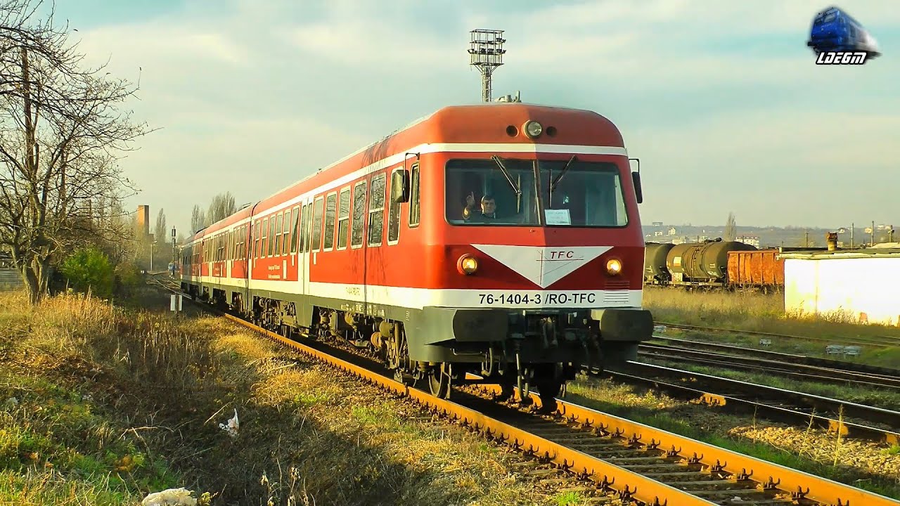 Automotor VT614 DMU/Diesel Triebwagen in Oradea Est Triaj:Pietre pe Linie/Rocks on Railway
