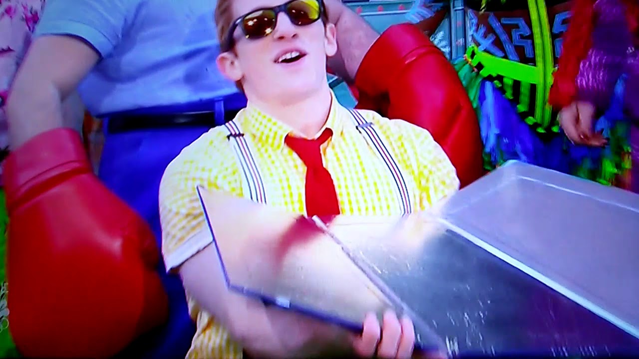 Spongebob squarepants the musical on Macys thanksgiving day parade