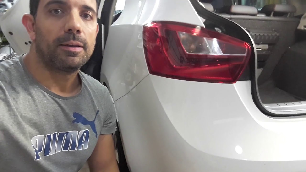 Caja de subwoofer lateral en Seat Ibiza 6J