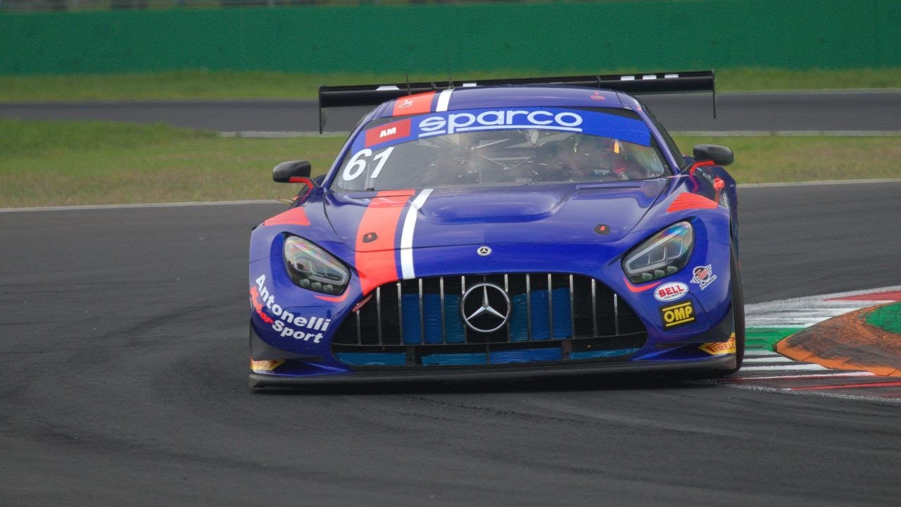 Mercedes-AMG GT3 Evo taking on Monza circuit
