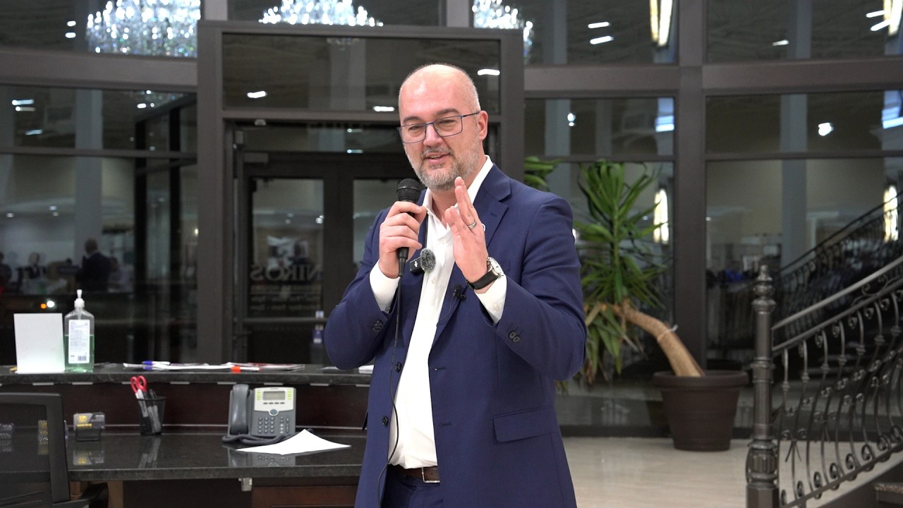 NJË TAKIM FONDMBLEDHËS PËR KANDIDATIN PËR SENATOR NË MICHIGAN RENIS NUSHAJ E PLOTE