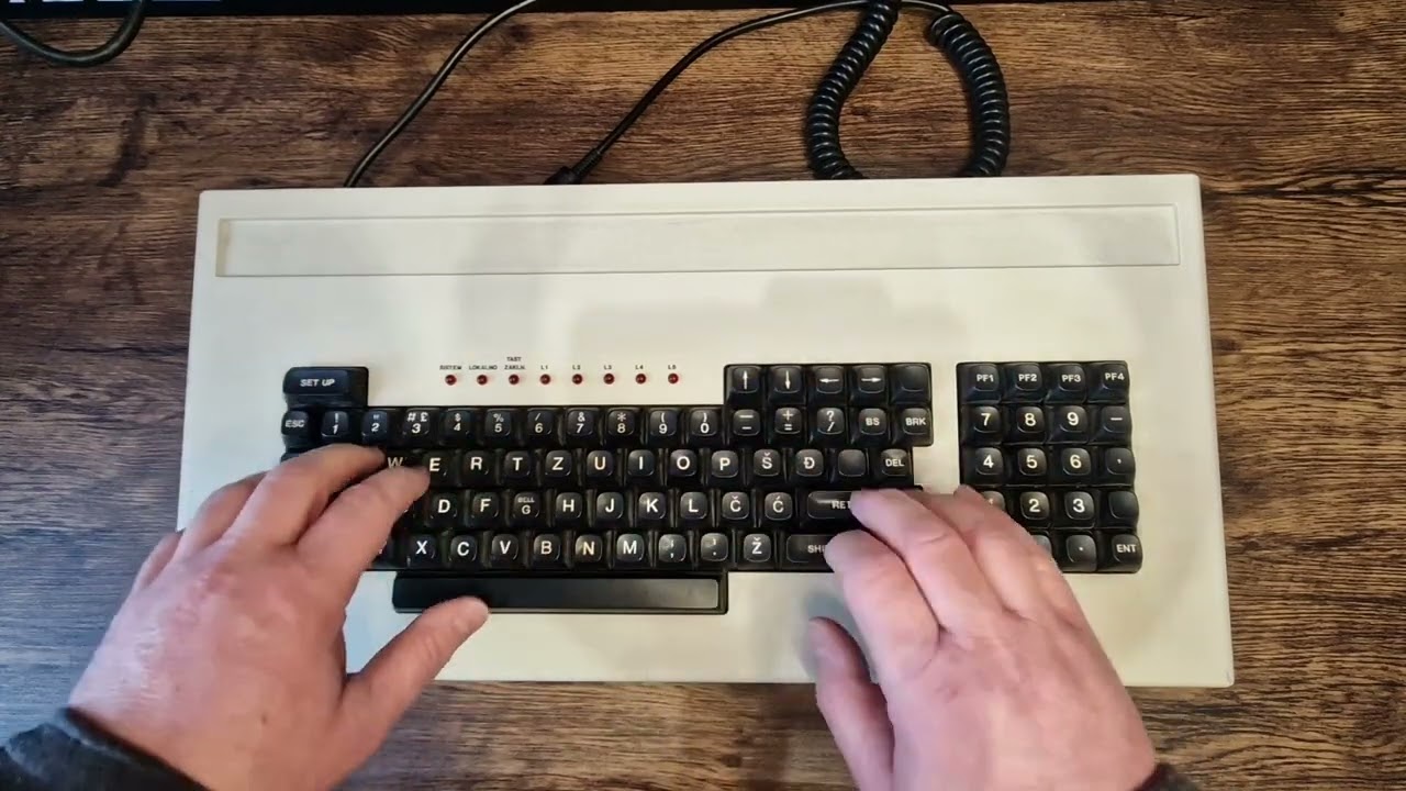Yugoslavia computer keyboard GORENJE TK-402