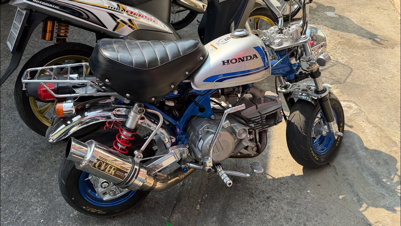 Рынок Пунсап, Бангкок. Прогулка по рынку: тайская молодежь занимается тюнингом автомобилей Vanz о...