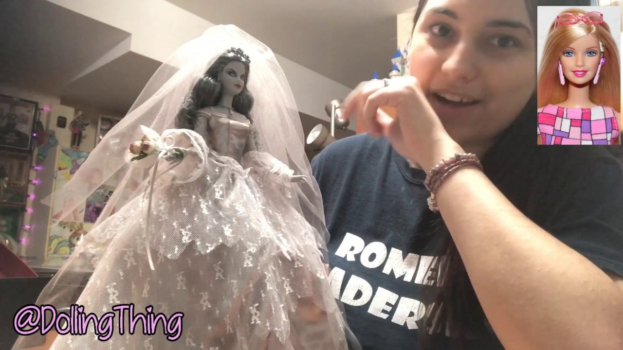 Unboxing ZOMBIE BRIDE Haunted Beauty Barbie