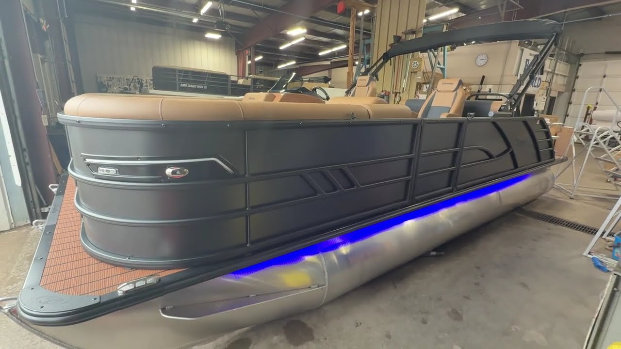 2026 Bentley Elite 223 Swingback Tritoon - Boat World #tritoonboat #lakelife #boatlife