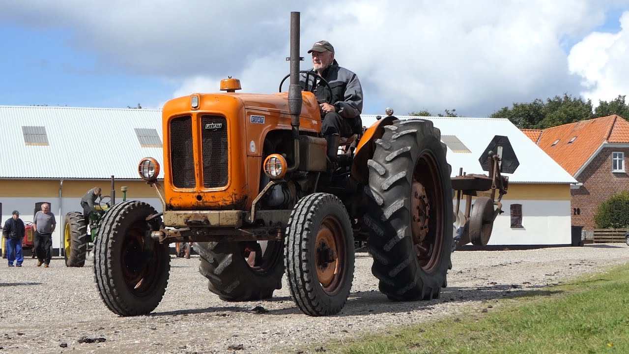 Fiat 513R in the field ploughing w/ 3-furrow plough | DK Agriculture