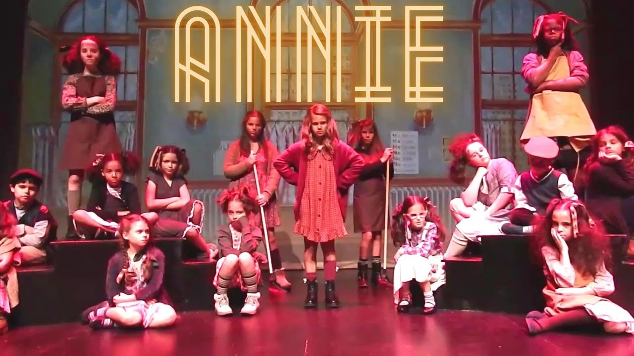 ANNIE THE MUSICAL MEDLEY - Maybe / It's a hard knock life - Broadway Kids Cover - Portuguese Version