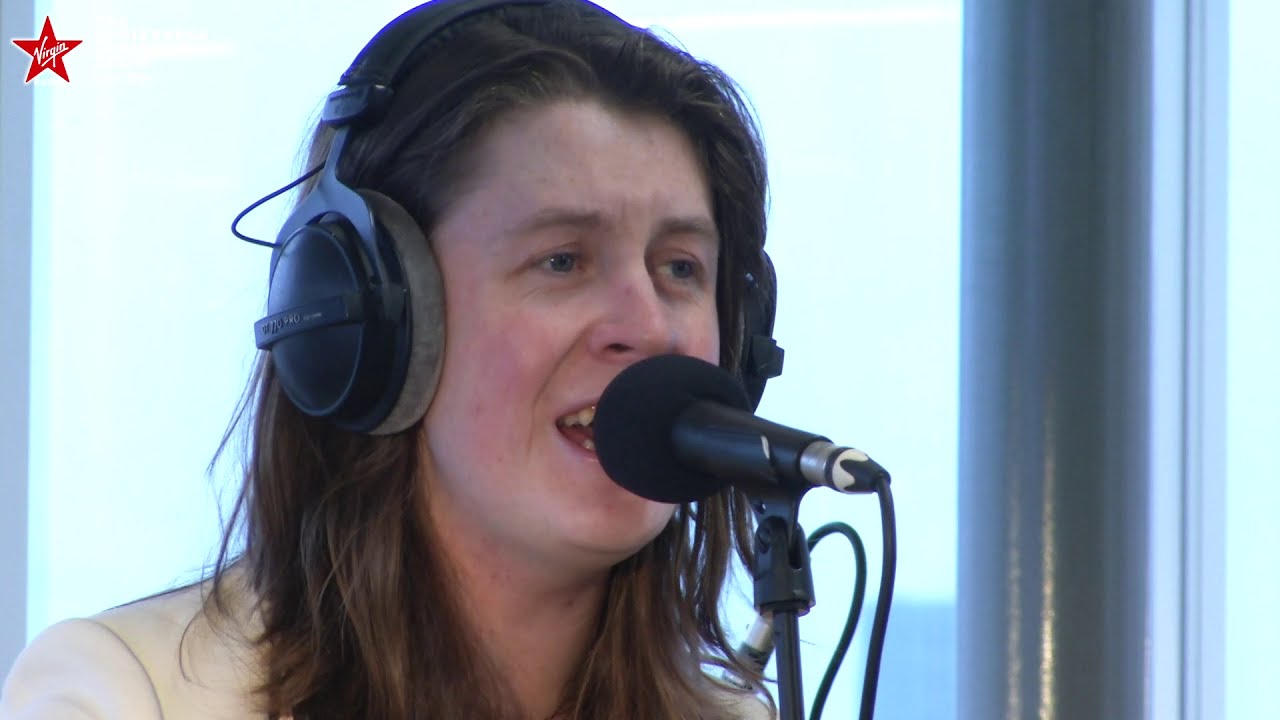 Blossoms - Christmas Eve (Live on The Chris Evans Breakfast Show with Sky)
