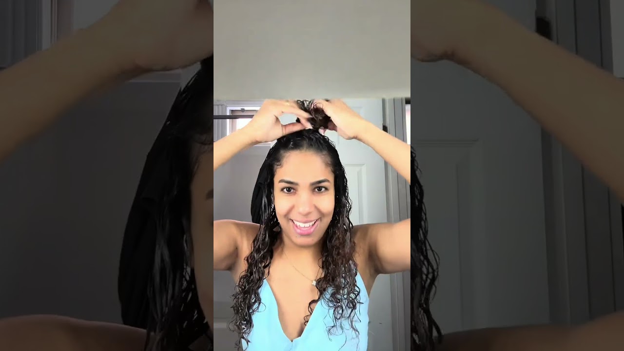 Finalização perfeita:Cachos definidos macios e sem frizz