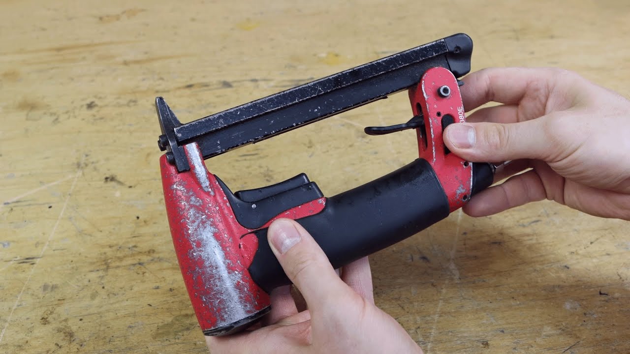 Druckluftnagler - Upholstery stapler - Restauration