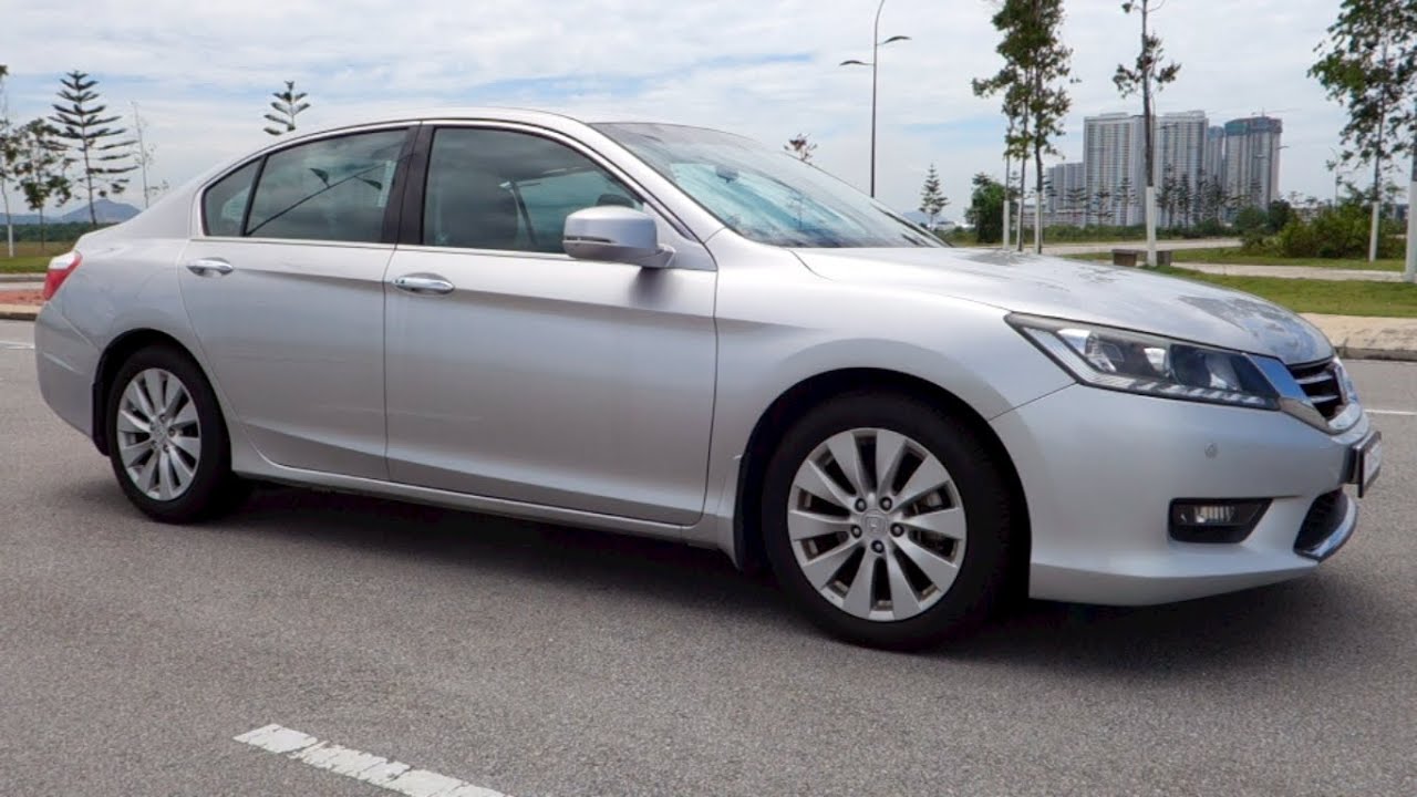2016 Honda Accord 2.0 VTi-L Start-Up and Full Vehicle Tour