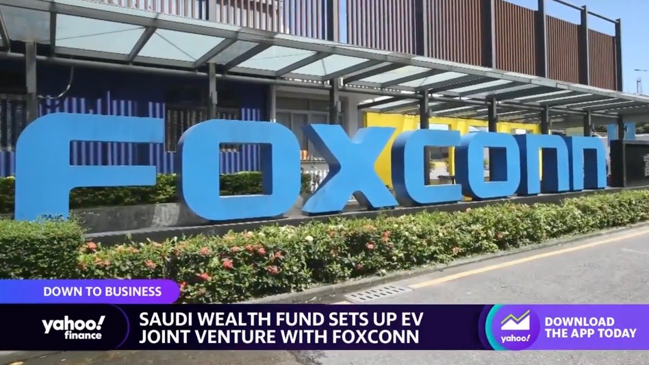 Saudis and Foxconn go in on EVs, Stellantis issues driver warning, Aldi cuts prices for Thanksgiving