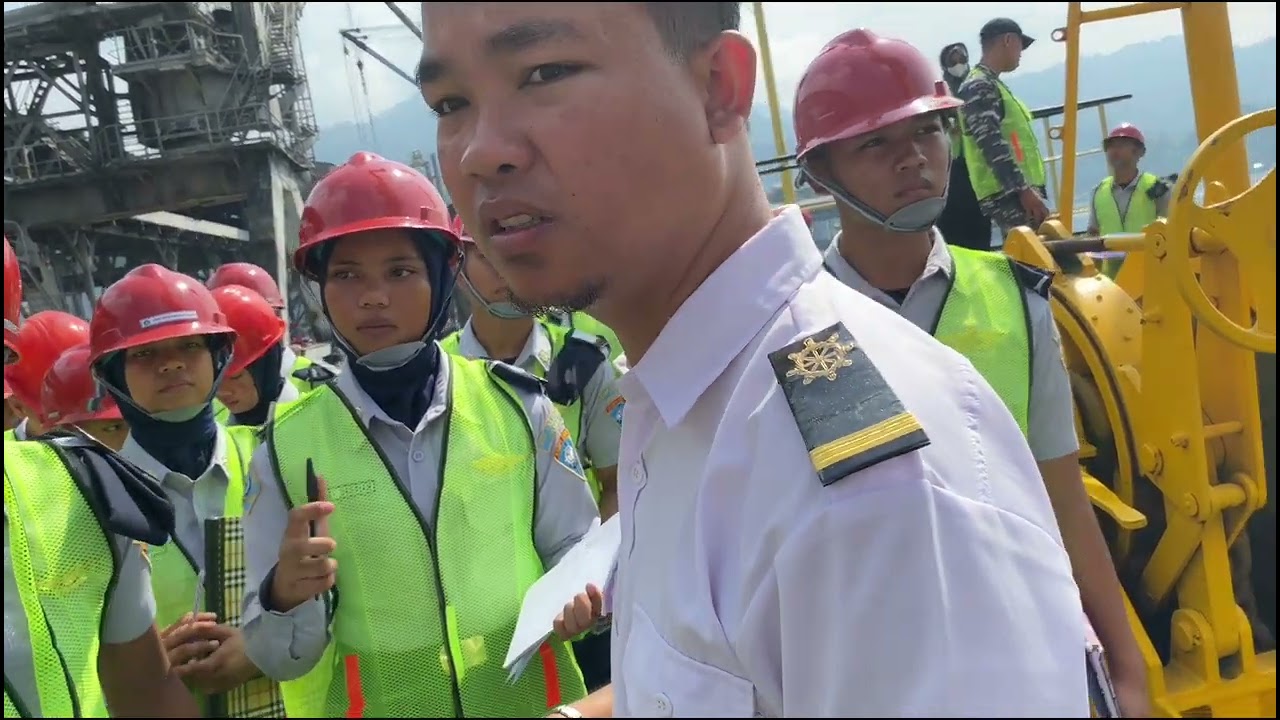 Kunjungan Kapal oleh Taruna/I SMK PELAYARAN PADANG, Pada Kapal KM. SABUK NUSANTARA 68 di Teluk Bayur