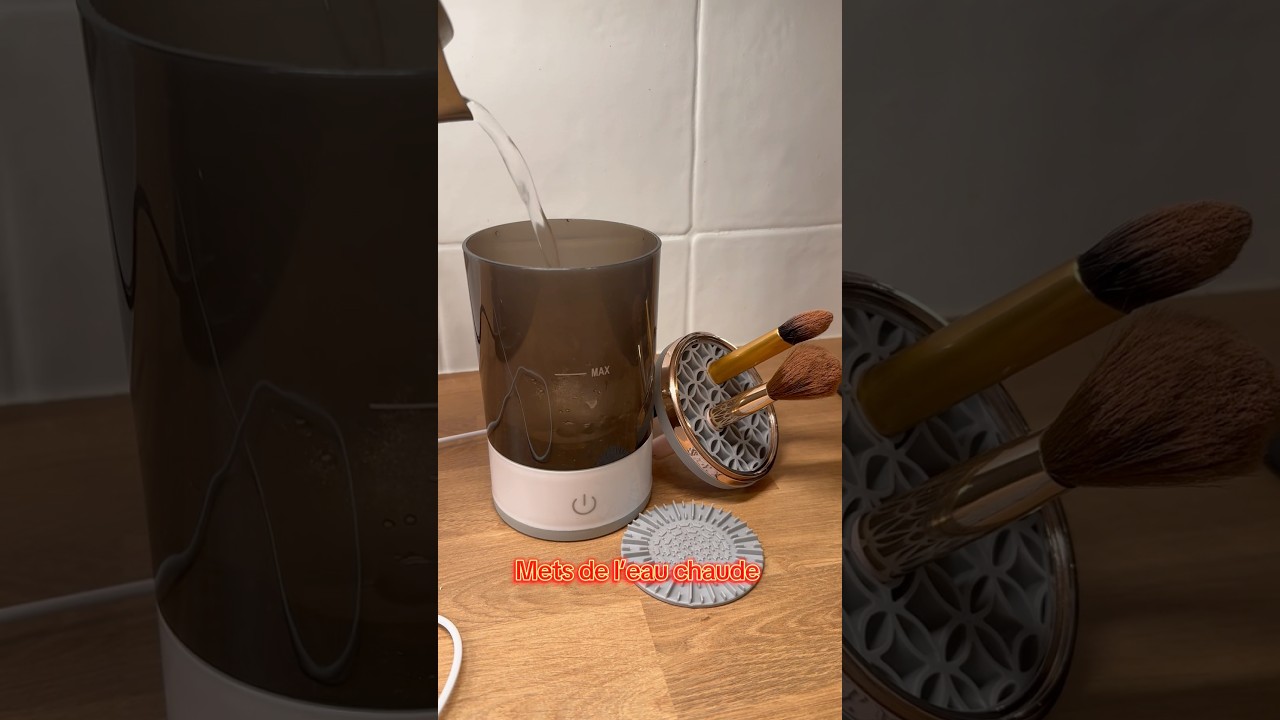 Nettoyeur automatique de pinceaux pour maquillage 🧼✨ Un gain de temps considérable ! LIEN EN BIO 🎁