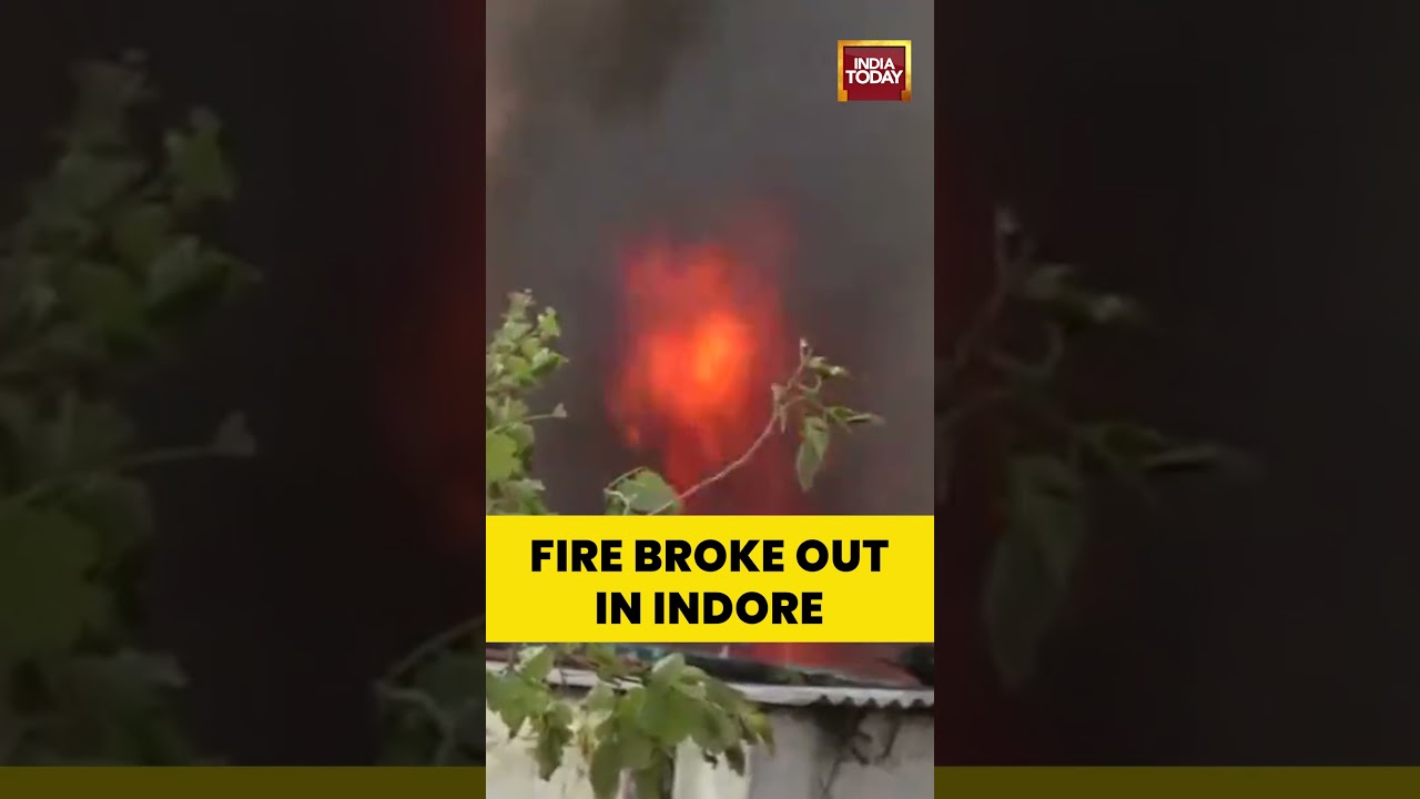 Madhya Pradesh: Fire Broke Out In A Scrap Godown In Banganga Area of Indore #firenews #madhyapradesh