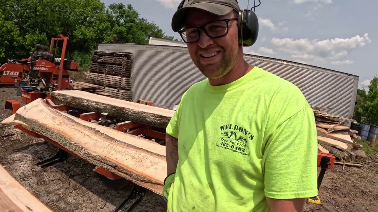 Milling Hickory with WoodMizer LT40 Wide!