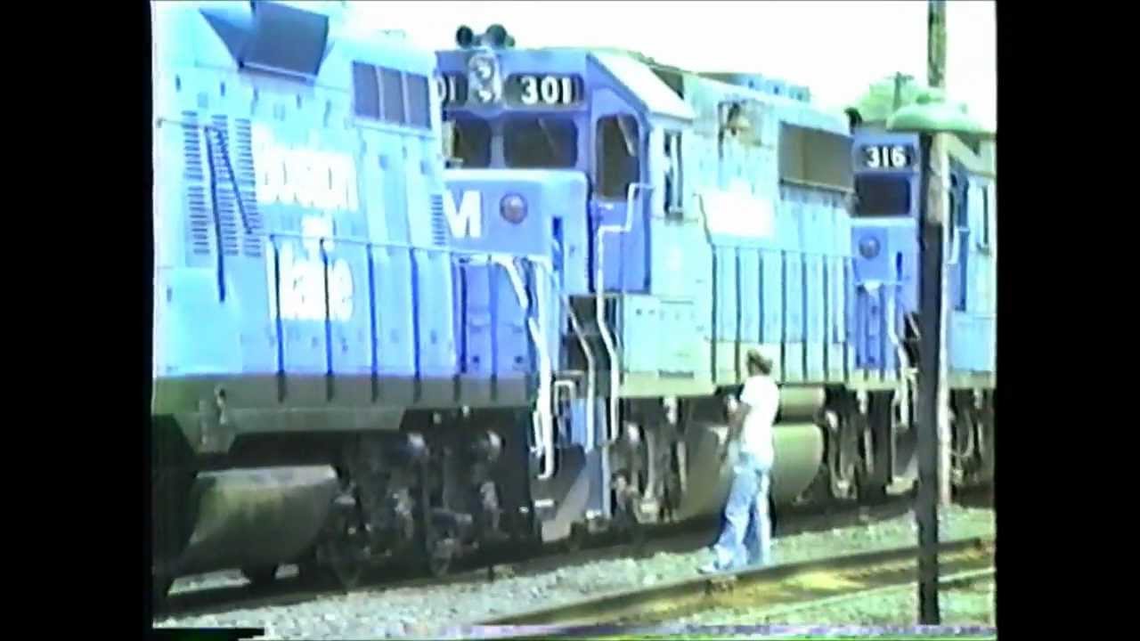 B&M Alco RS3,GP40-2's and GP9's at Mechanicville engine facility 07/18/1982