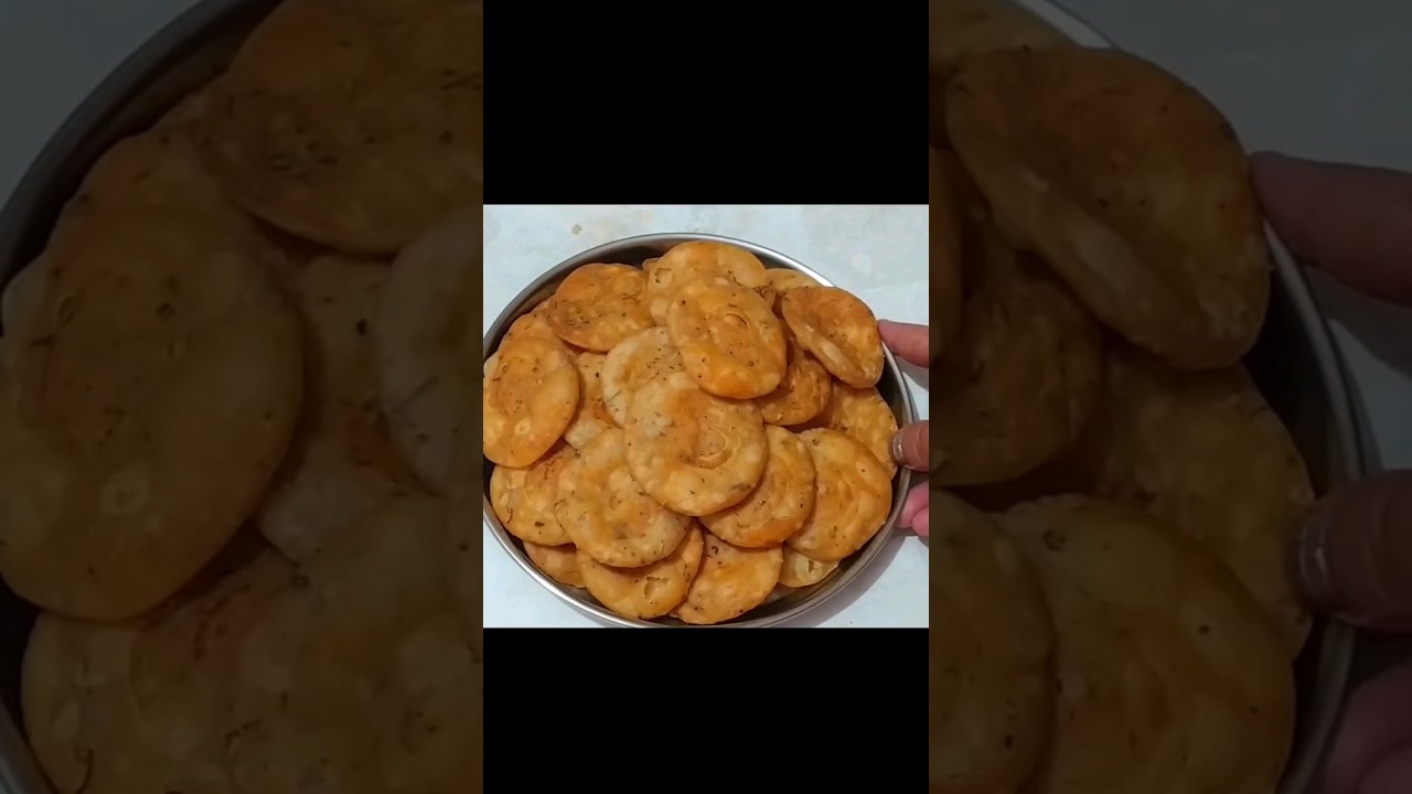 गेहूं के आटे से मसाला मठरी #shorts #ytshorts #mathri #wheatflourmathri #youtubeshorts #snacks