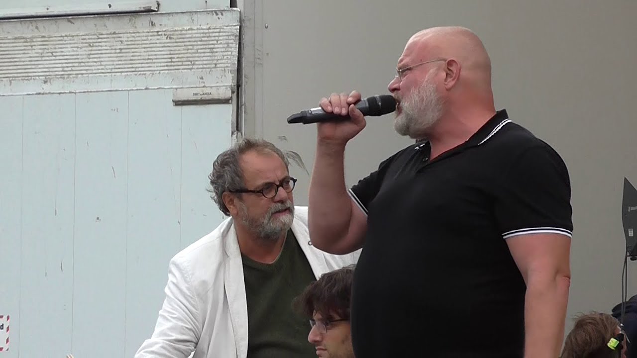 Art Montagsdemo vom „Neues Theater“, Halle,24.8.2020, Matthias Brenner+Seeräuber-Jens (Martin Reik)