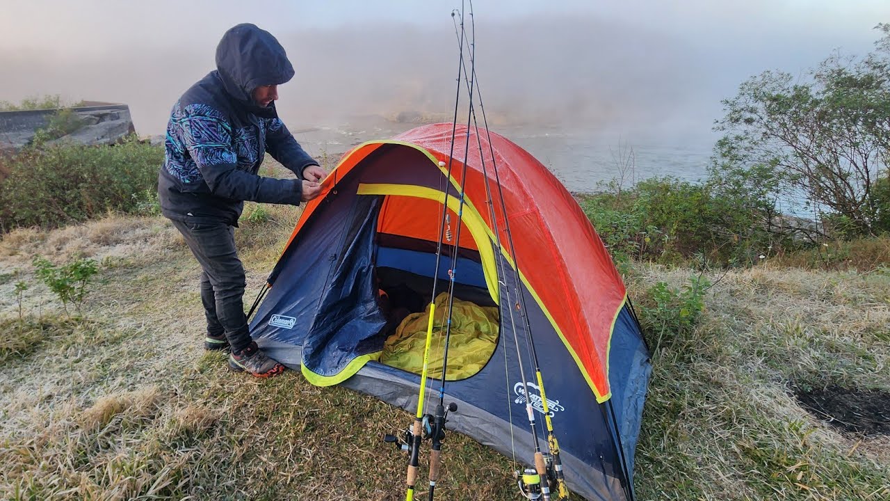 Acampando en solitario bajo 0, pesca y cocina al lado del río, pesca urbana outdoors