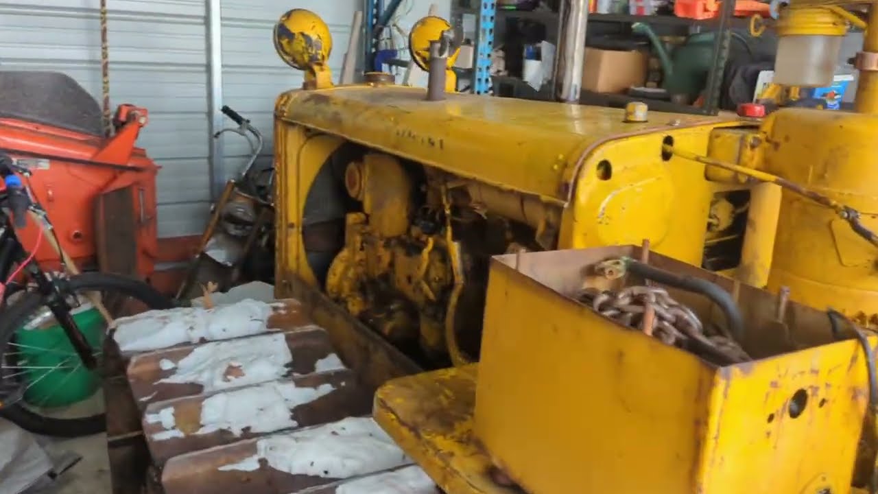 Caterpillar D2 Cold Start And Snow Cruze at 1°!
