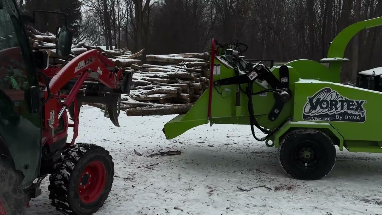 Lot 229: 2024 DYNA V12-31 Vortex Brush Chipper