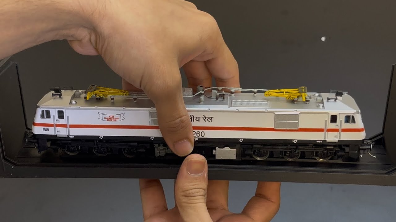 WAP 7 Ho scale Locomotive Unboxing and review with test run | DCC installed with sound decoder | PMW