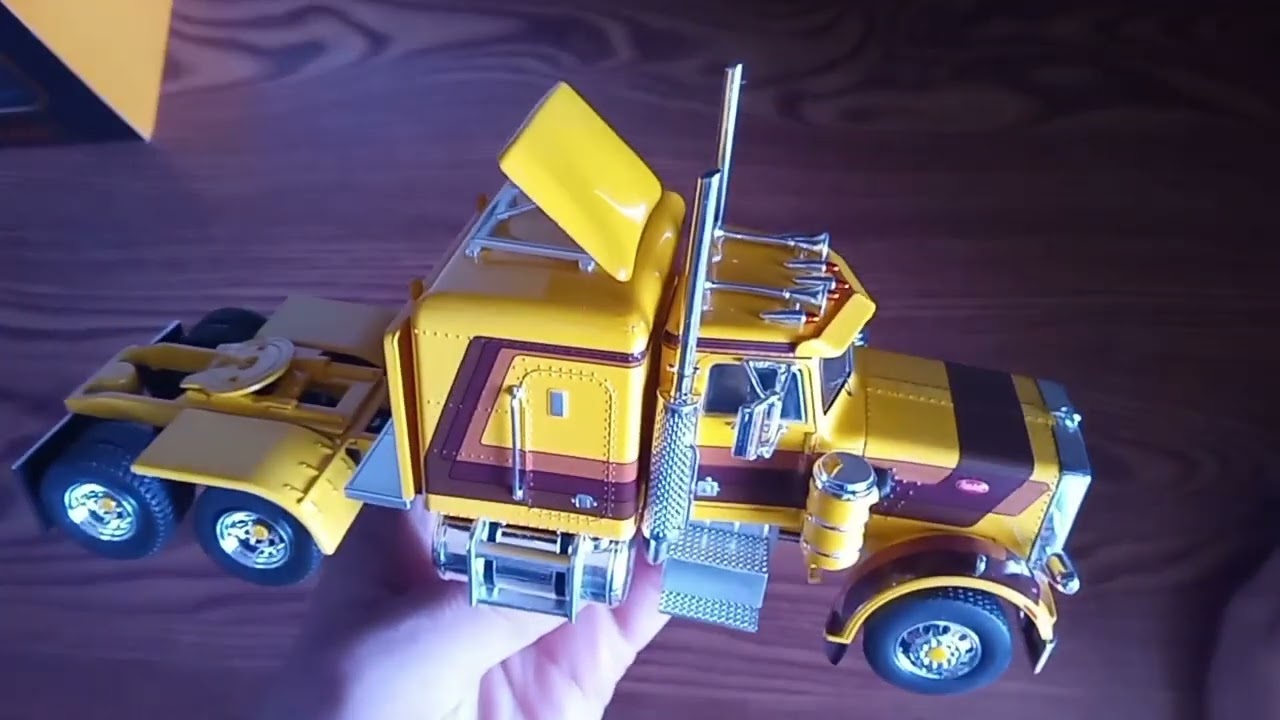 Peterbilt 359. IXO Models. Культовий  автомобіль (1984)