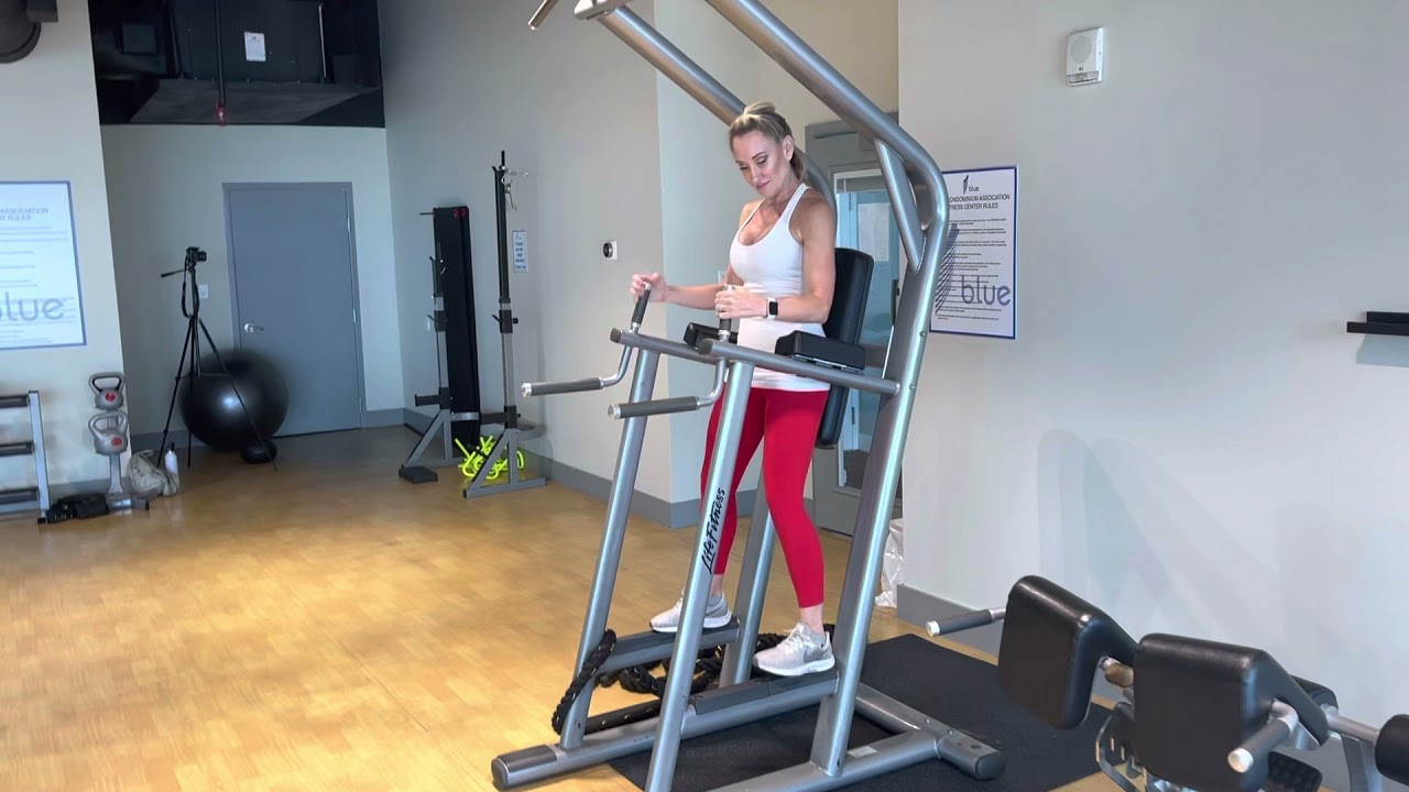 How to do the Captain&rsquo;s Chair exercise