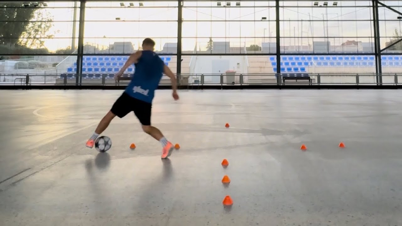 Try this drill for FAST FEET ⚡️ ⚽️