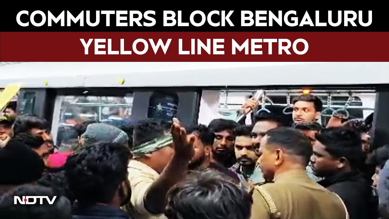 Bengaluru Metro Yellow Line | Commuters Block Bengaluru Yellow Line Metro Over Late Departure