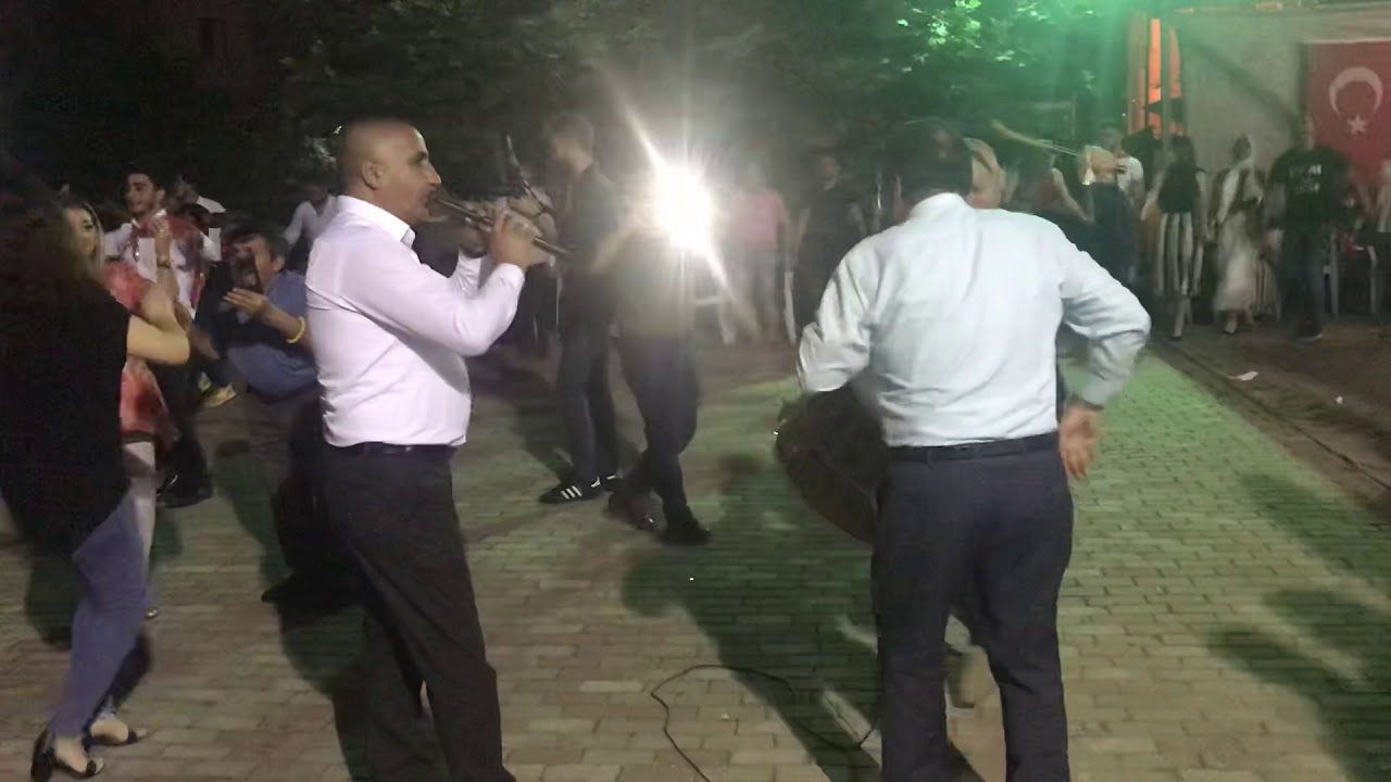 Sırrı Denizoğlu ve Ekibi - Yengecan - İmparator Askerin İsteğini Söyledi - Kurtköy - Kars Halay