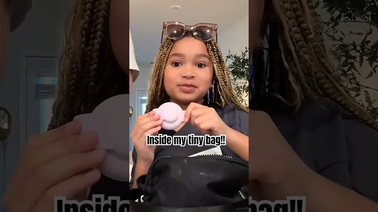 Inside My Tiny Bag 👜That Fits EVERYTHING 