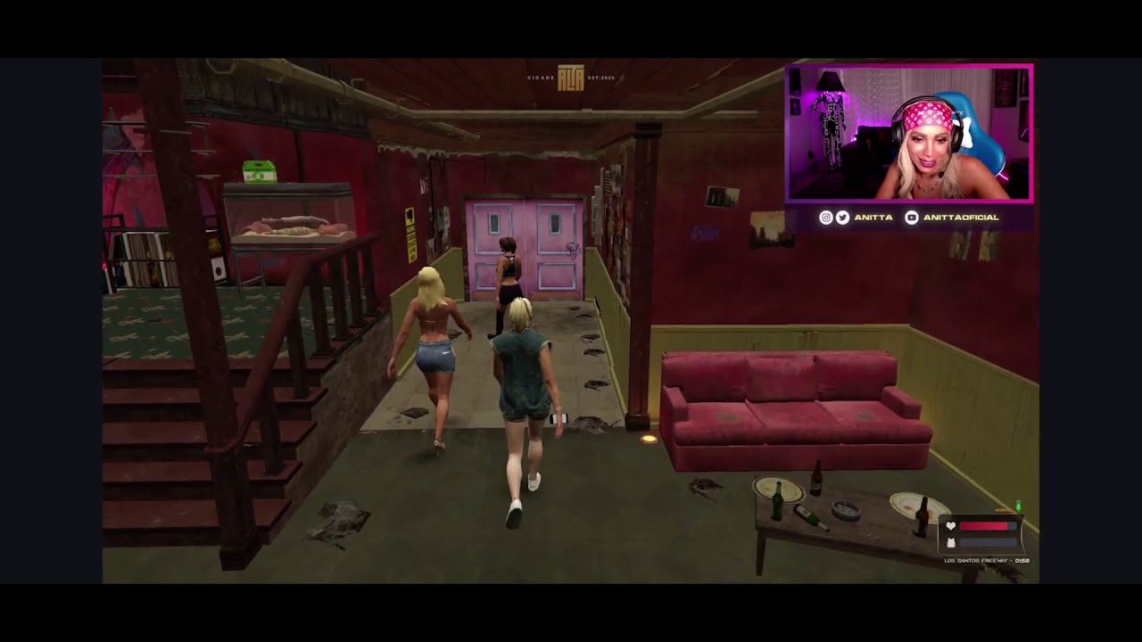 Anitta rachando com a Wanessa Wolf (Beth) no GTA RP