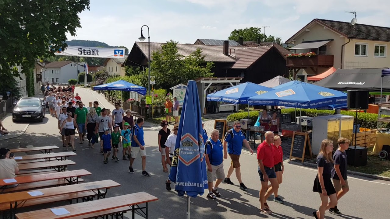Einzug Stubenberger Dorffest 2019 / Rottal Inn / Niederbayern