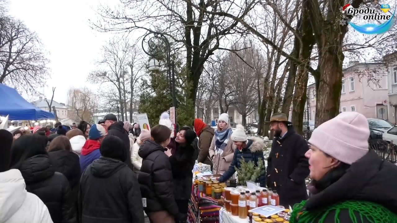 Благодійний ярмарок у центрі міста Броди об'єднав жителів багатьох міст (ТК 