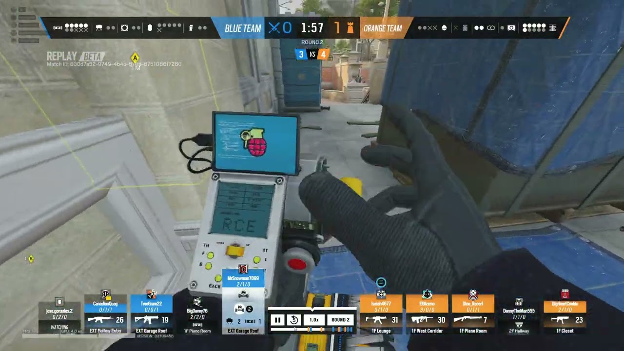 Dumbass Thermite tries to breach a barricade.
