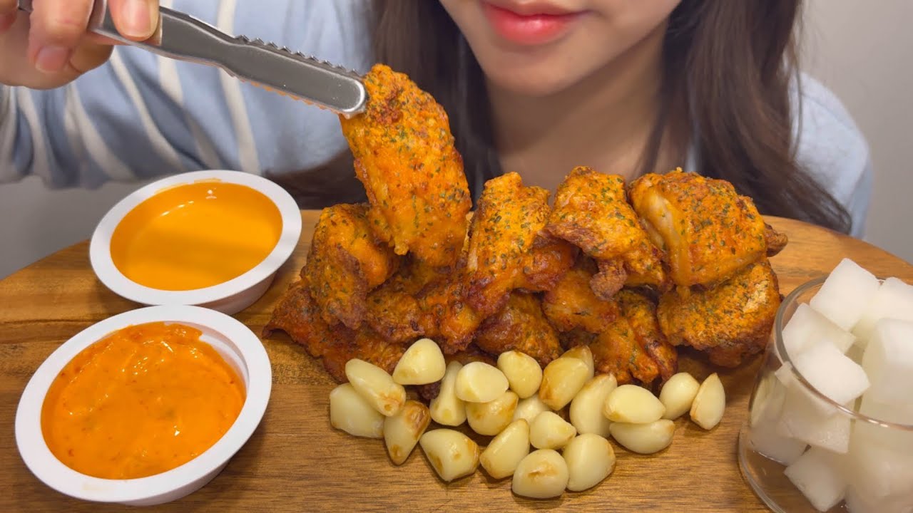 굽네치킨 고추바사삭에 통마늘 추가까지!! 먹방 ASMR