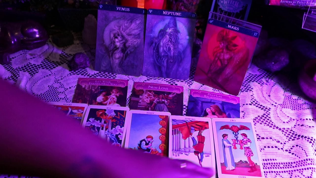♓️ PISCES Someone's reaching out?! Who? 🔮 | Um, OMG Tarot