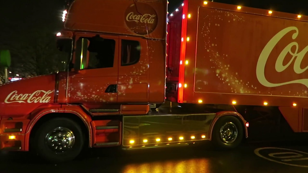 Coca Cola Christmas Lorry starting and driving off