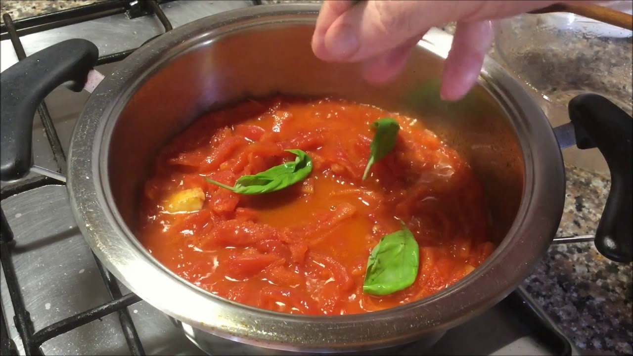 Sugo al filetto di pomodoro San Marzano (come lo faceva zia Ada)
