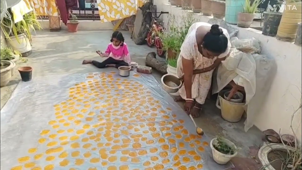 Date 18/2/2026 meri mammi ke hath ka lunch 😘🥰special holi sabut dana papad👌👌