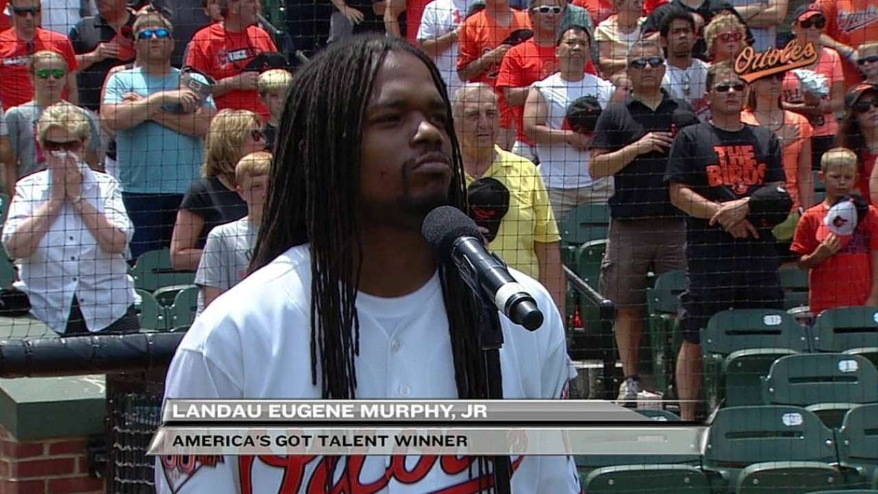 TB@BAL: Landau Eugene Murphy Jr. sings the anthem