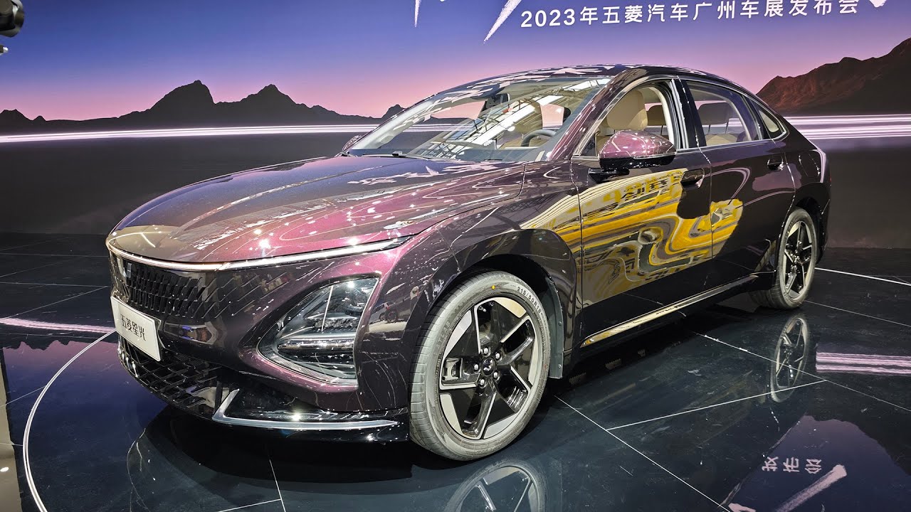 Wuling Starlight/Xingguang Exterior and Interior Detailed Walkaround, Large but budget Sedan