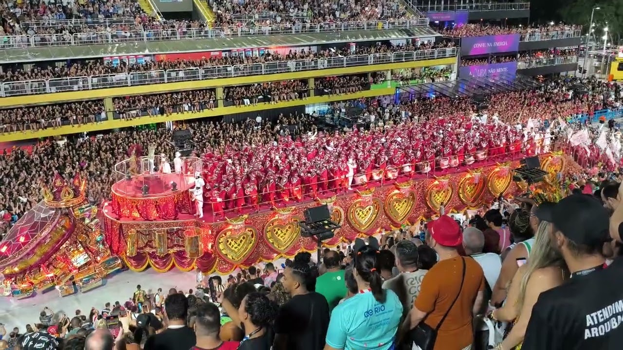 Bateria da Viradouro - Desfile do Grupo Especial 