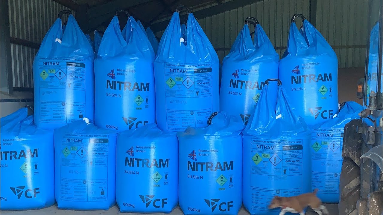 A delivery of gold dust (or should I say fertiliser) arrives on the farm.