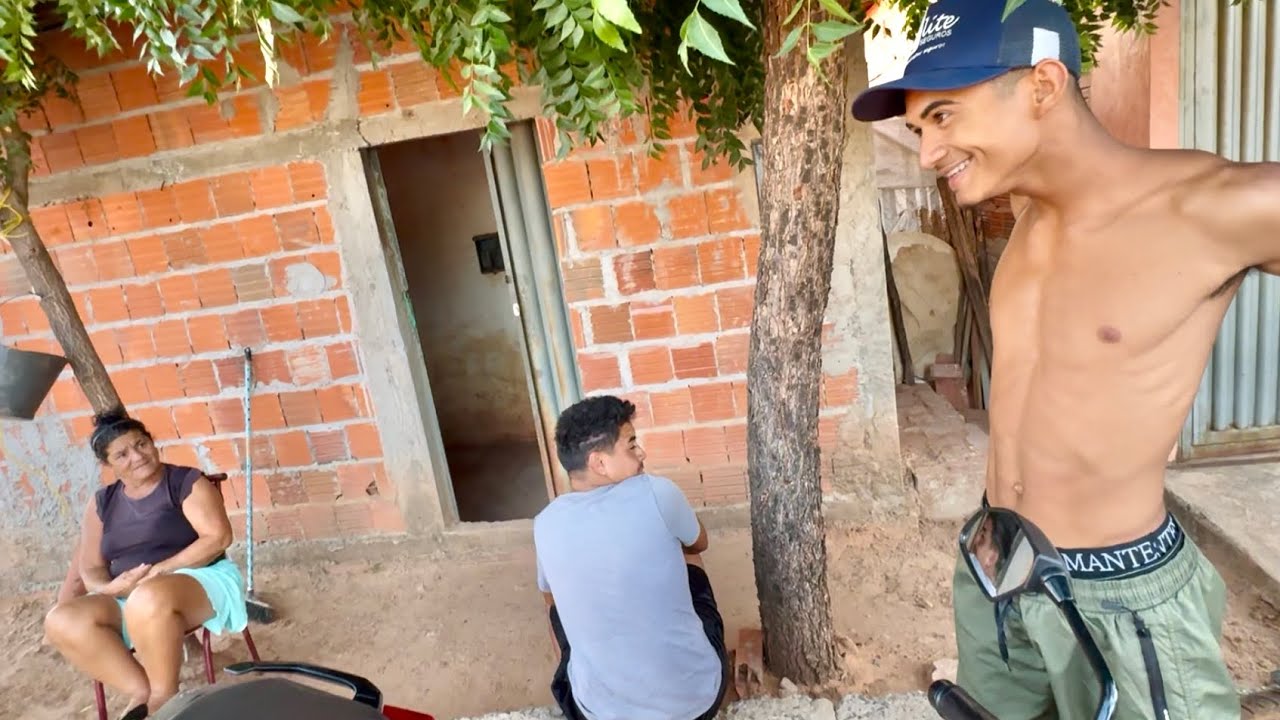 SIMÃO É FLAGRADO COM DONA MARIA FAZENDO…